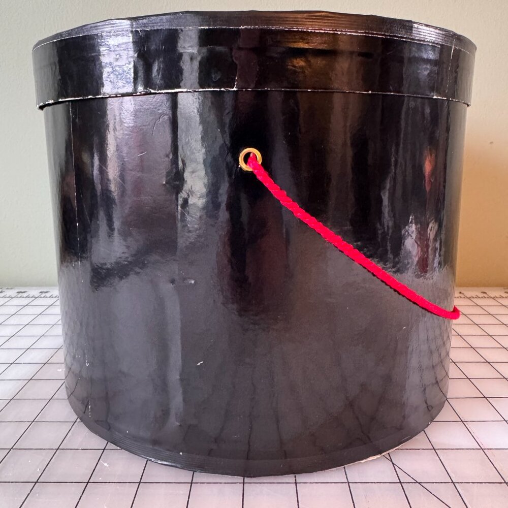Vtg Saks Fifth Avenue Round Hat Box Black Red Logo Storage Case Travel Display - Picture 3 of 7